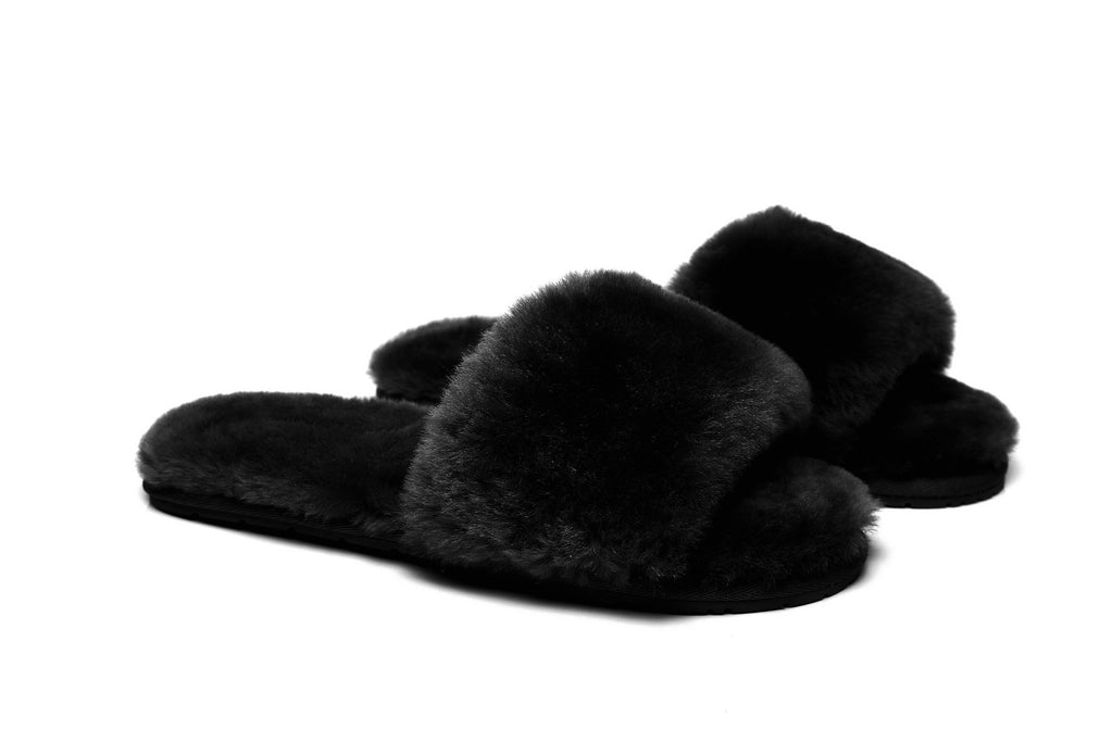 Why the fluffy slippers are the perfect trans-seasonal shoes